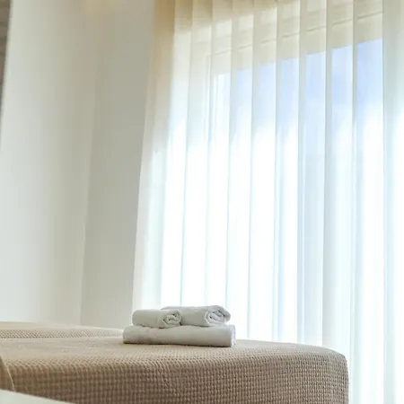 Alojamento de Acomodação e Pequeno-almoço L'eden Di Nicolas *